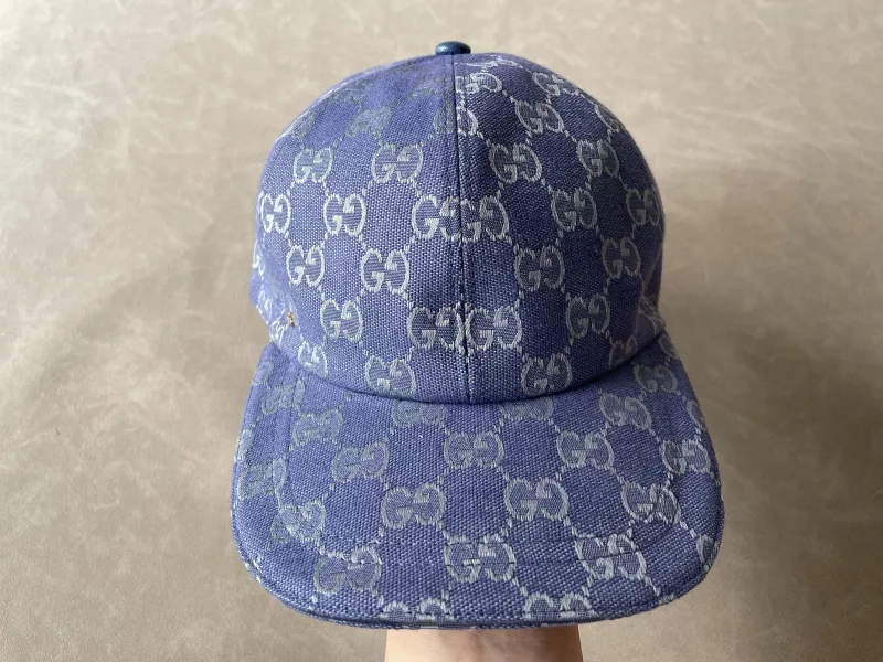 petten met GG-motief