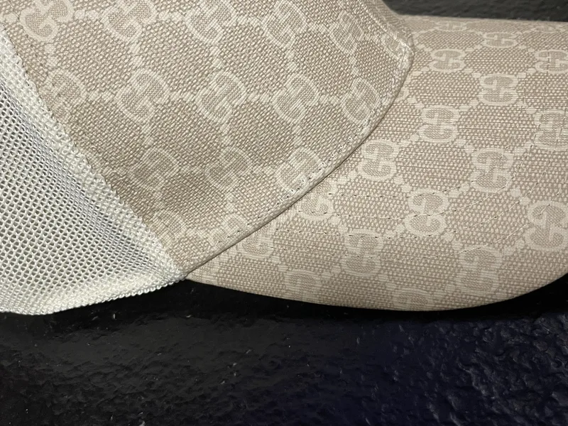 G-monogram pet met mesh achterkant