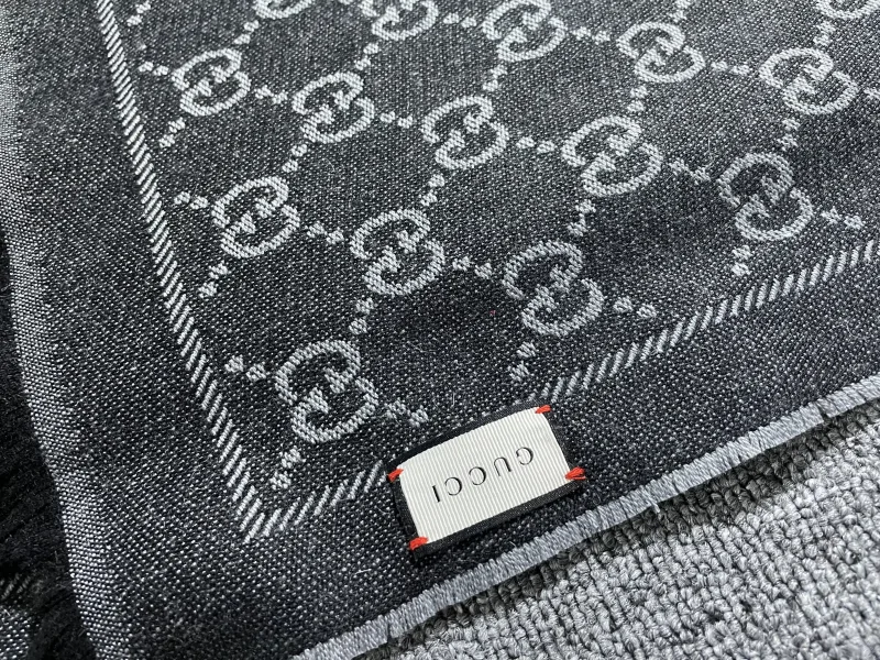 GG Monogram Sjaal