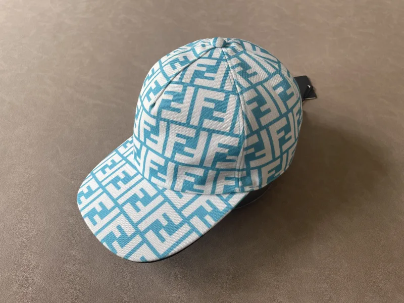 Pet met Fendi-print