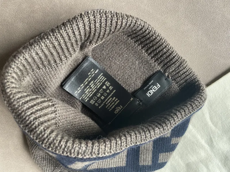 Fendi FF motif muts