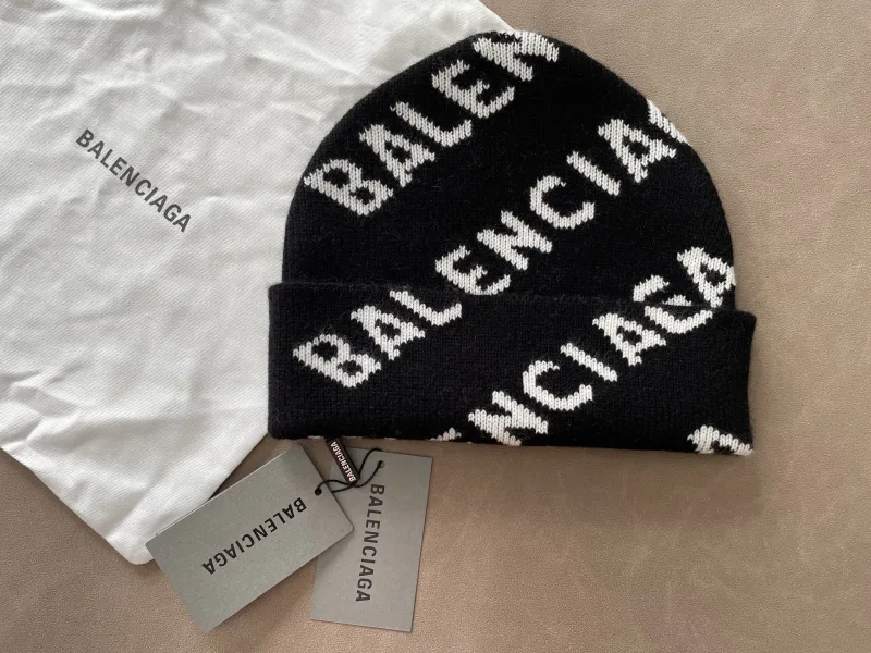 All-over logo beanie
