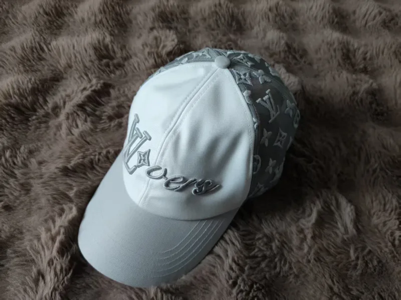 pet met LV-print