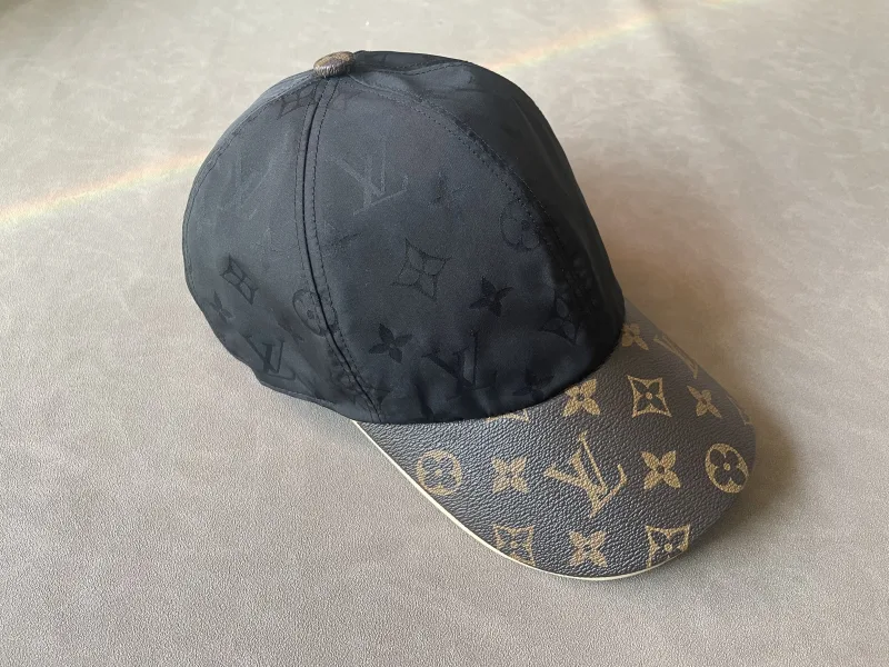 petten met monogram