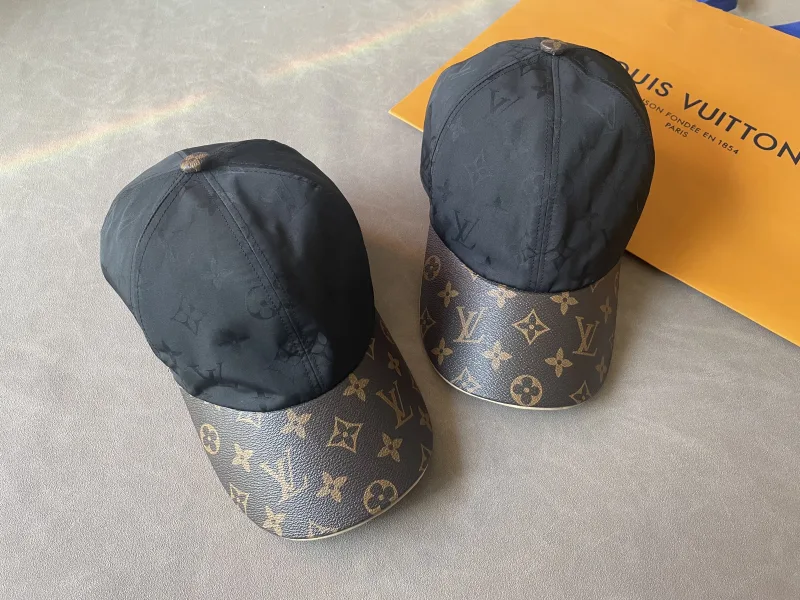 petten met monogram