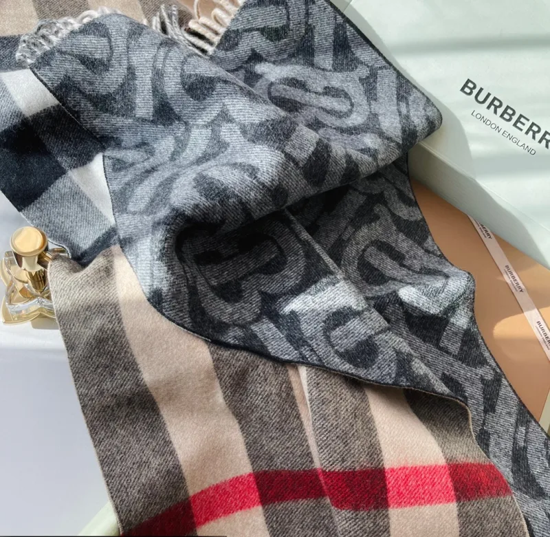 Iconische plaid sjaal met logo