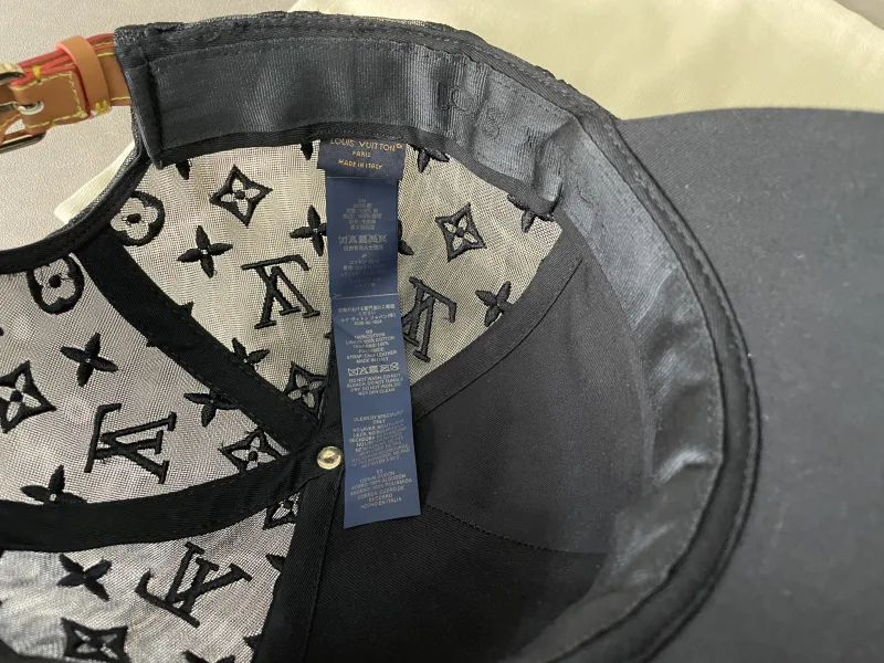Cap met monogram print