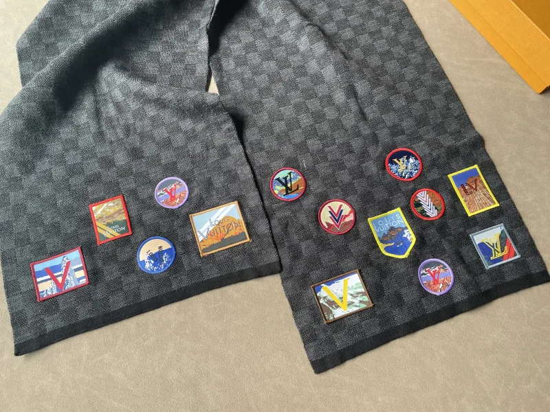 muts en sjaal set met patches