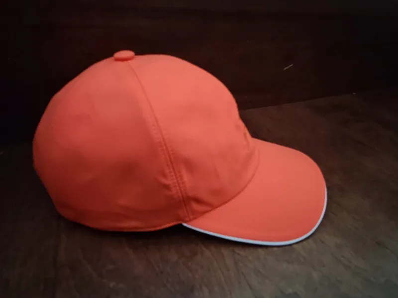 pet cap
