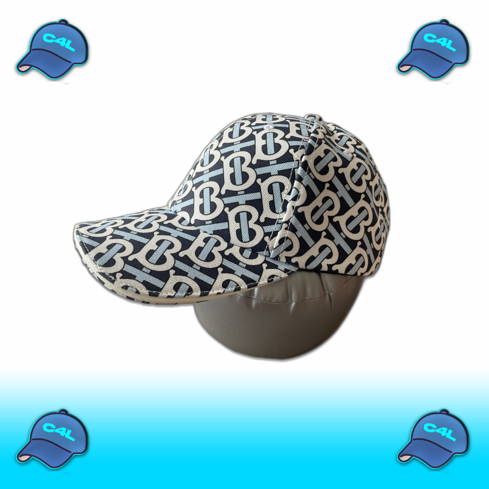 Pet met 'TB' monogram
